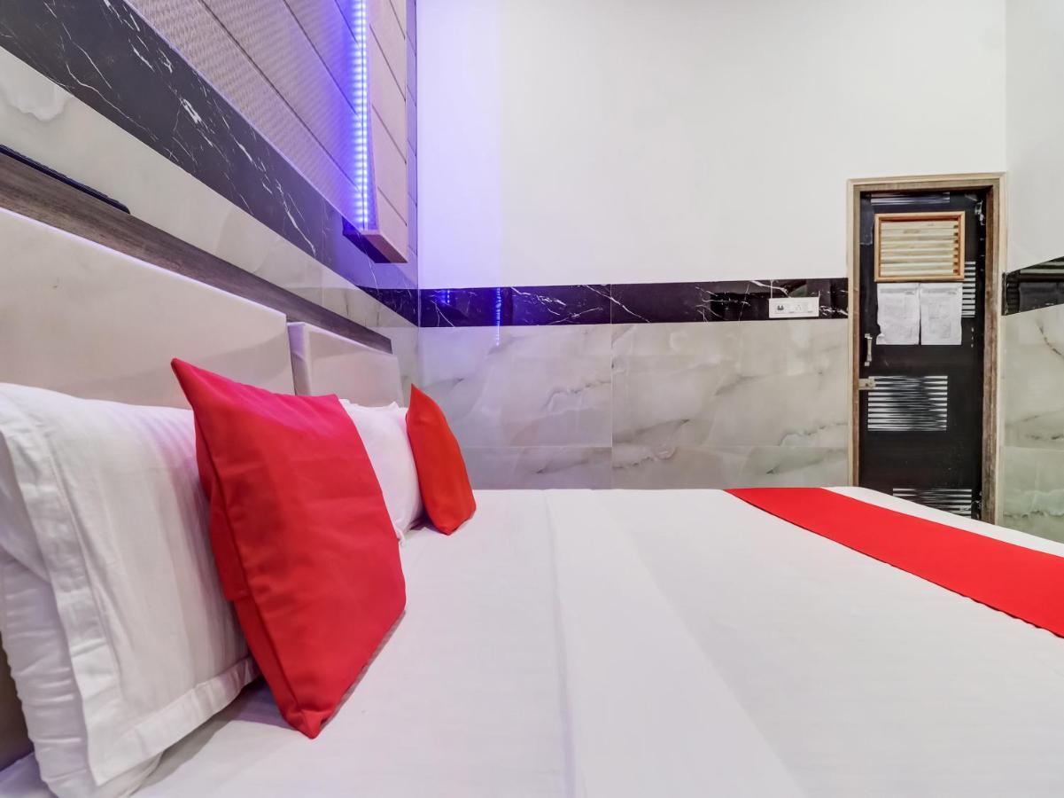 Oyo Flagship 83121 Hotel Rose Vip サハーランプル エクステリア 写真
