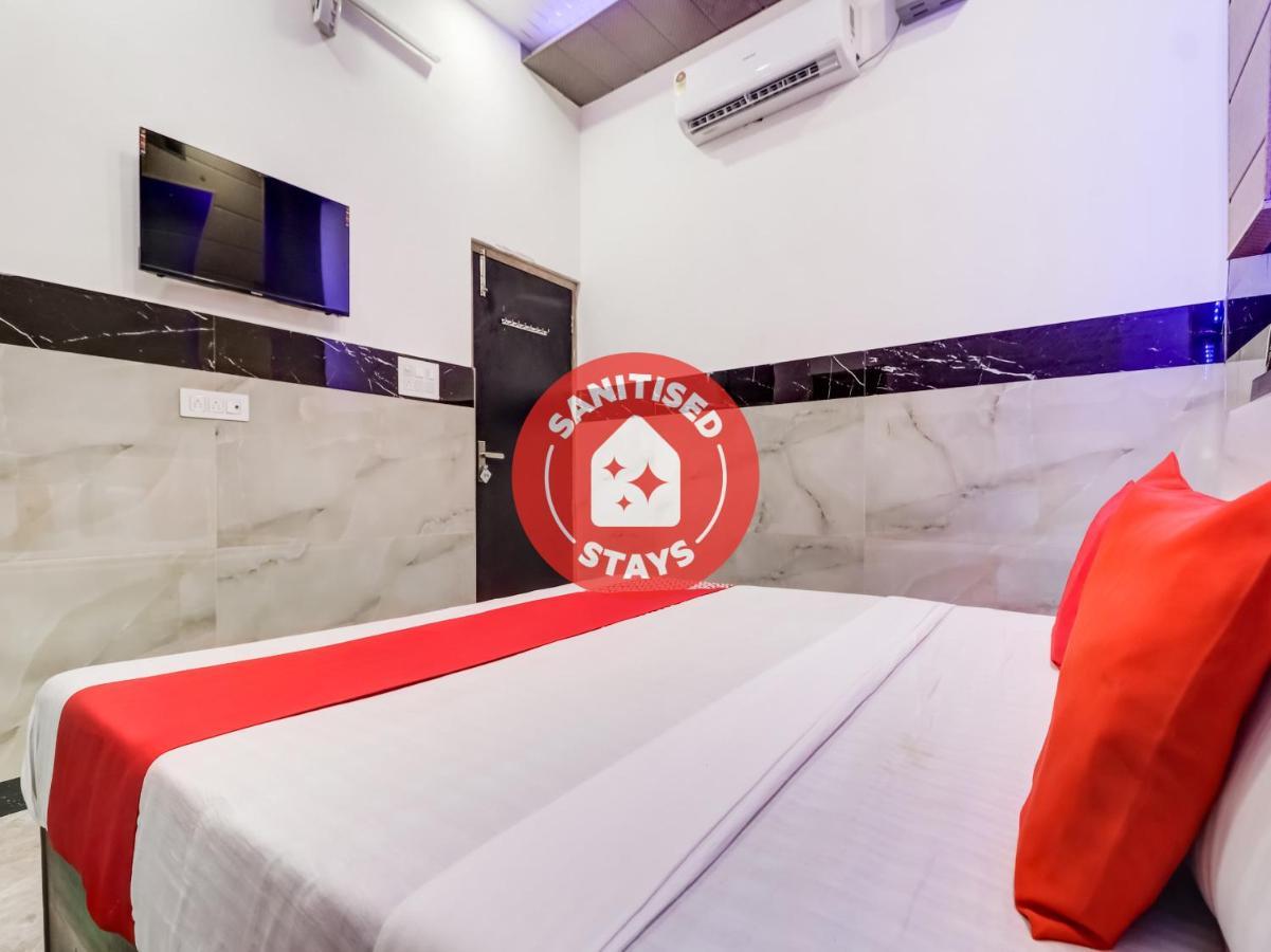 Oyo Flagship 83121 Hotel Rose Vip サハーランプル エクステリア 写真